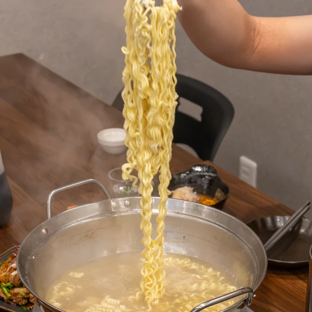 〆のカルグクス